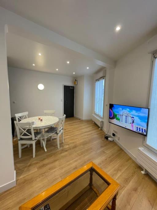 Paris Centre Clamart Hopital Percy Appart 2 Pieces Tres Lumineux Grand Εξωτερικό φωτογραφία