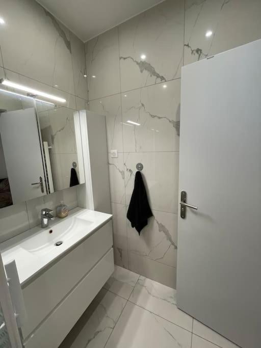 Paris Centre Clamart Hopital Percy Appart 2 Pieces Tres Lumineux Grand Εξωτερικό φωτογραφία