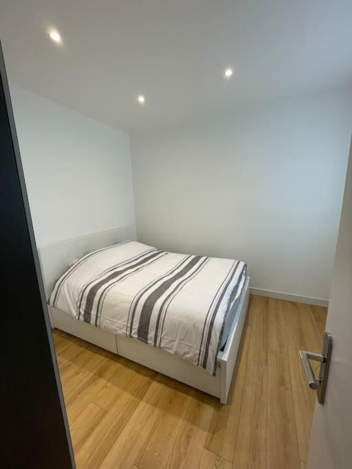 Paris Centre Clamart Hopital Percy Appart 2 Pieces Tres Lumineux Grand Εξωτερικό φωτογραφία