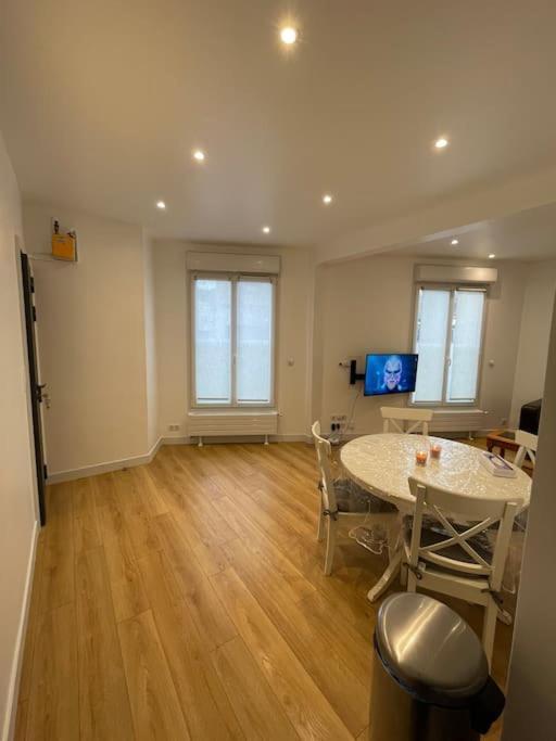 Paris Centre Clamart Hopital Percy Appart 2 Pieces Tres Lumineux Grand Εξωτερικό φωτογραφία